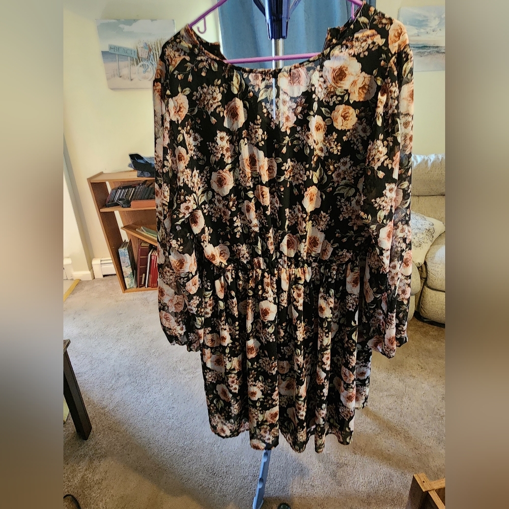 Dress - Picture 2 of 3